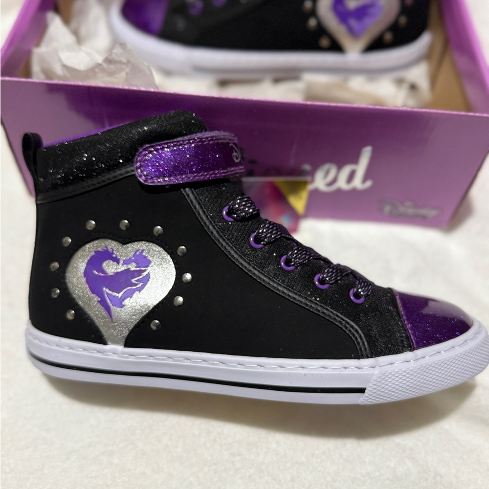 Brand New Disney Descendants Black and Purple Kids Sneakers Size 3 - Picture 2 of 4